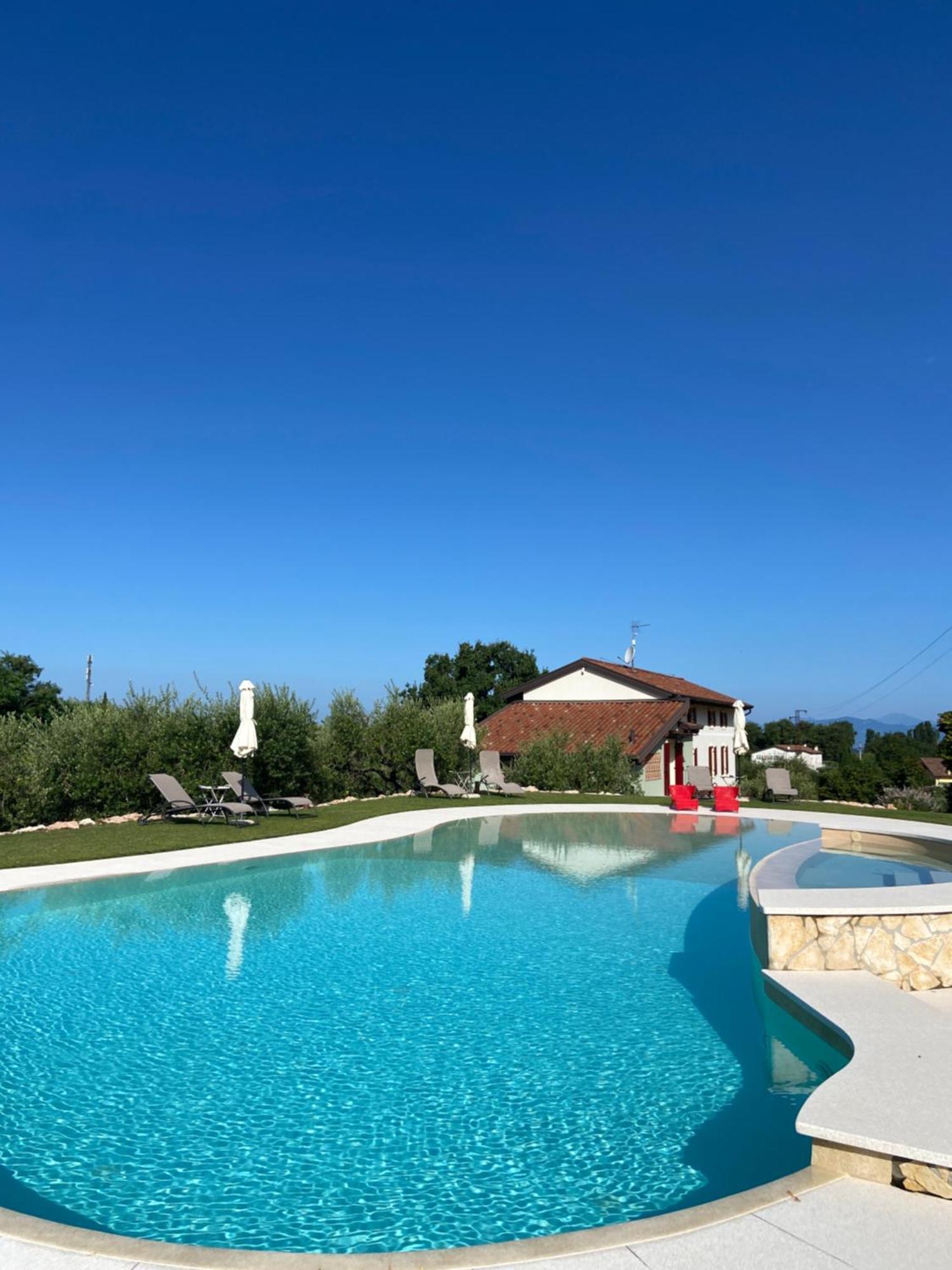 Bed and Breakfast Residenza Vesentini Pastrengo Exterior foto